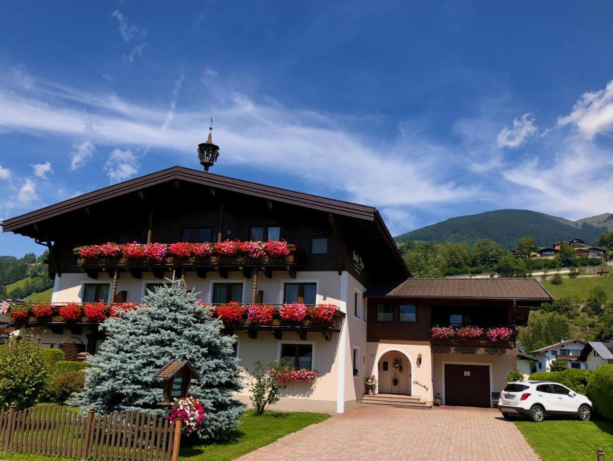 Landhof Aigner Hotel Mittersill Exterior photo